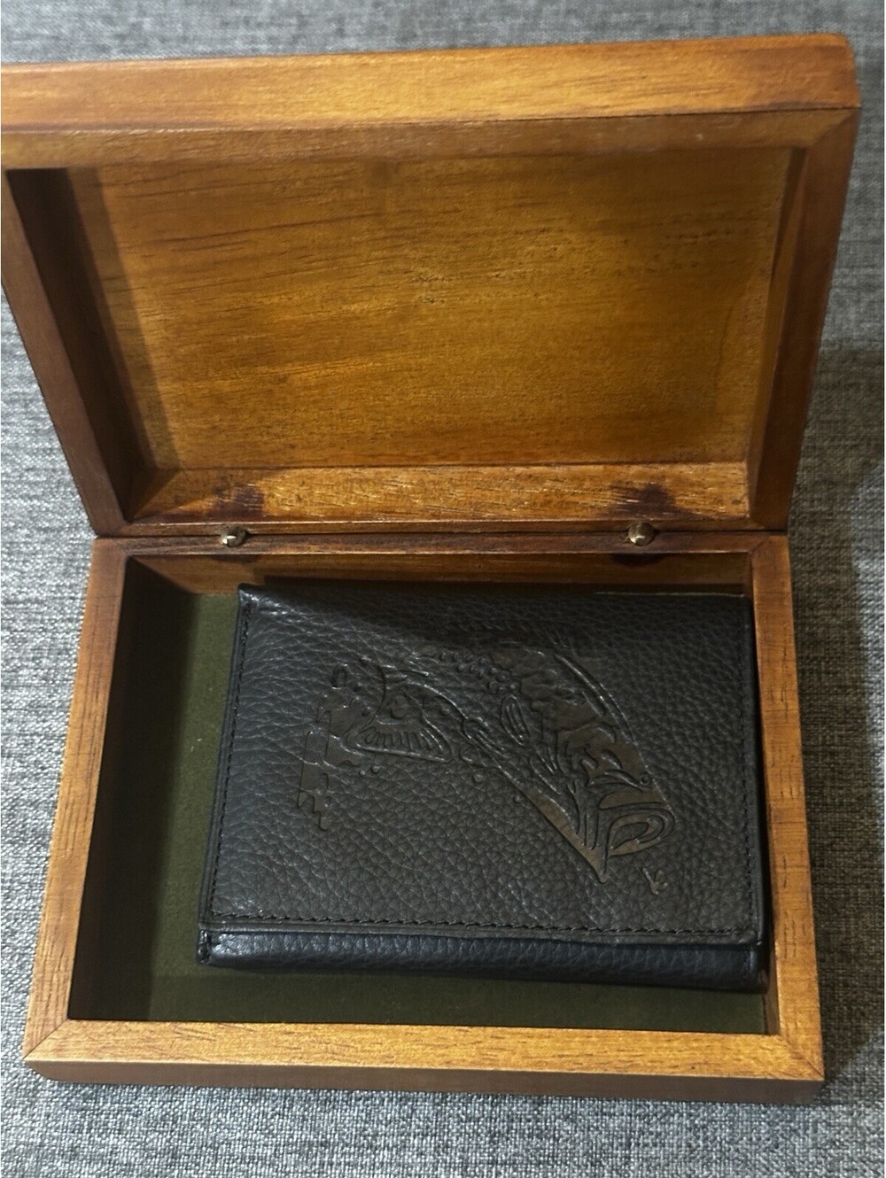 NEW Vintage Bass Fish Black Leather Trifold Wallet in Engraved Wooden Gift Box